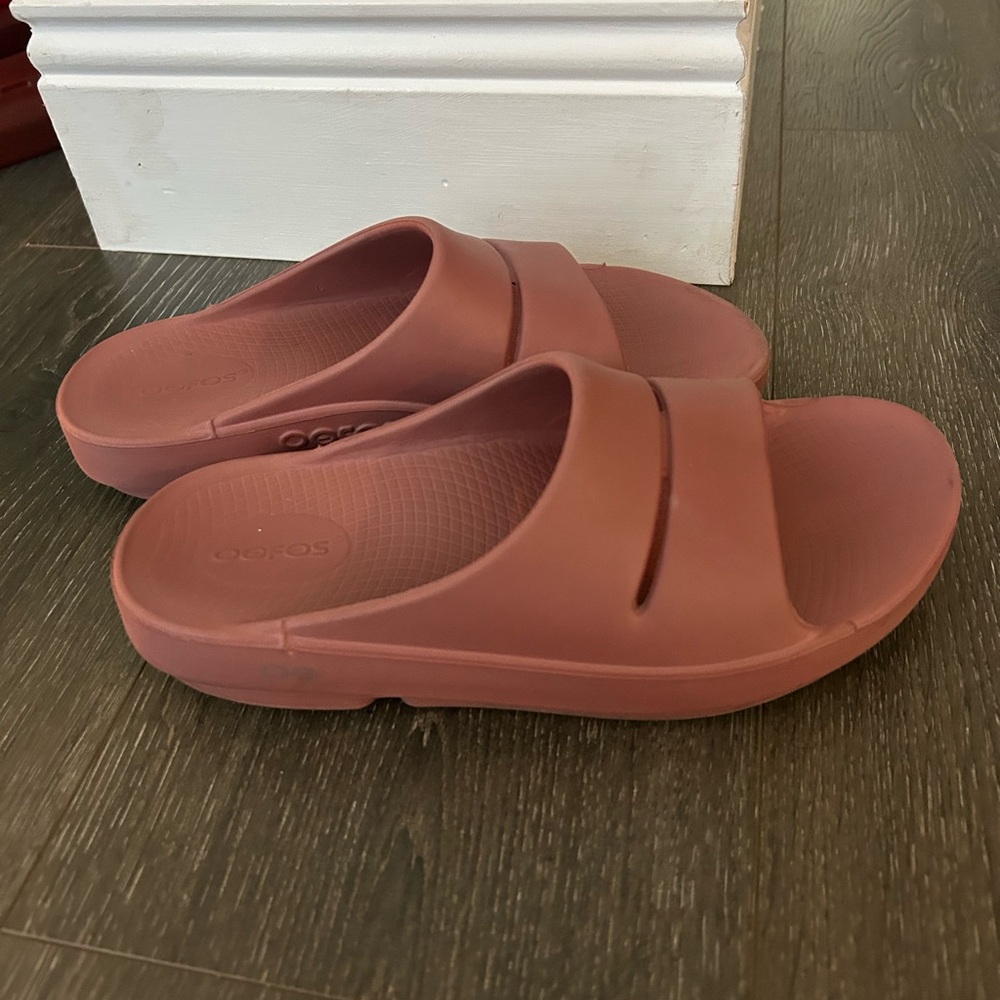 OOFOS Rose Slide Sandals